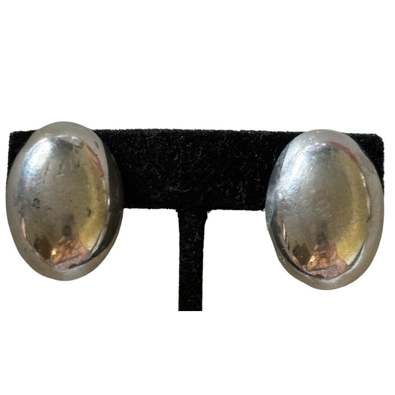 St John Oval Silver Tone Clip On Earrings Large Silver Plated Vintage 29$